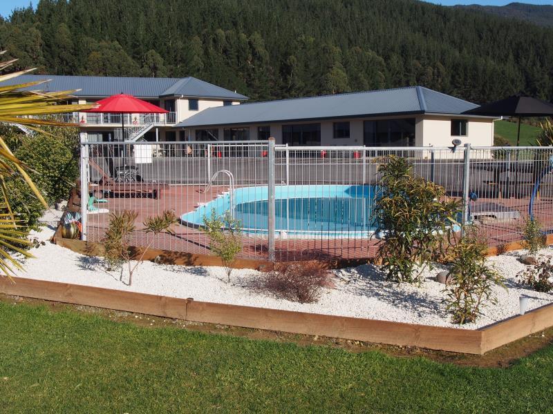 Linkwater Motel And Backpackers エクステリア 写真