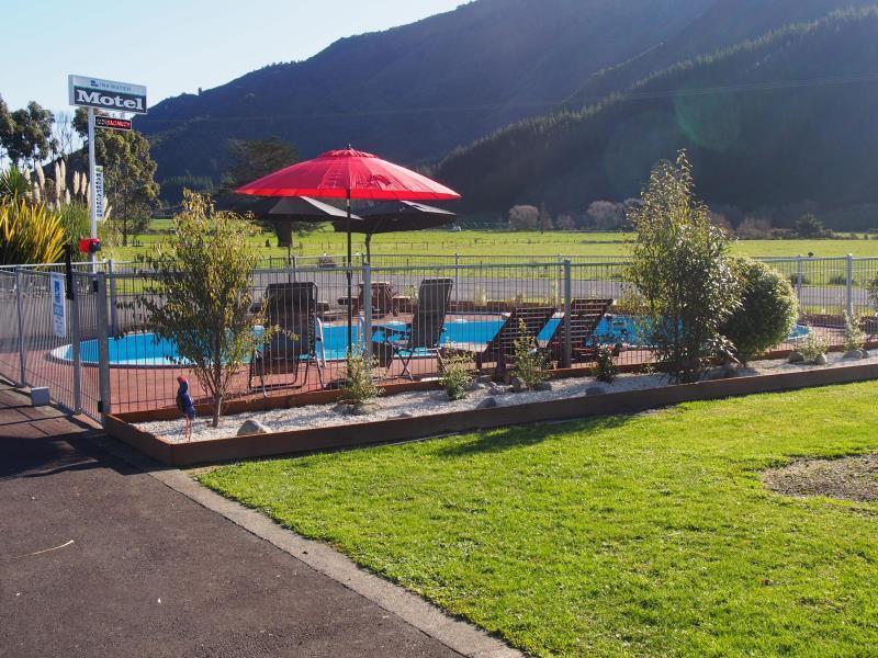 Linkwater Motel And Backpackers エクステリア 写真