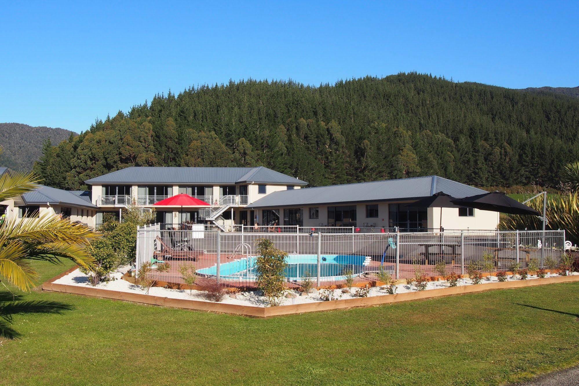 Linkwater Motel And Backpackers エクステリア 写真