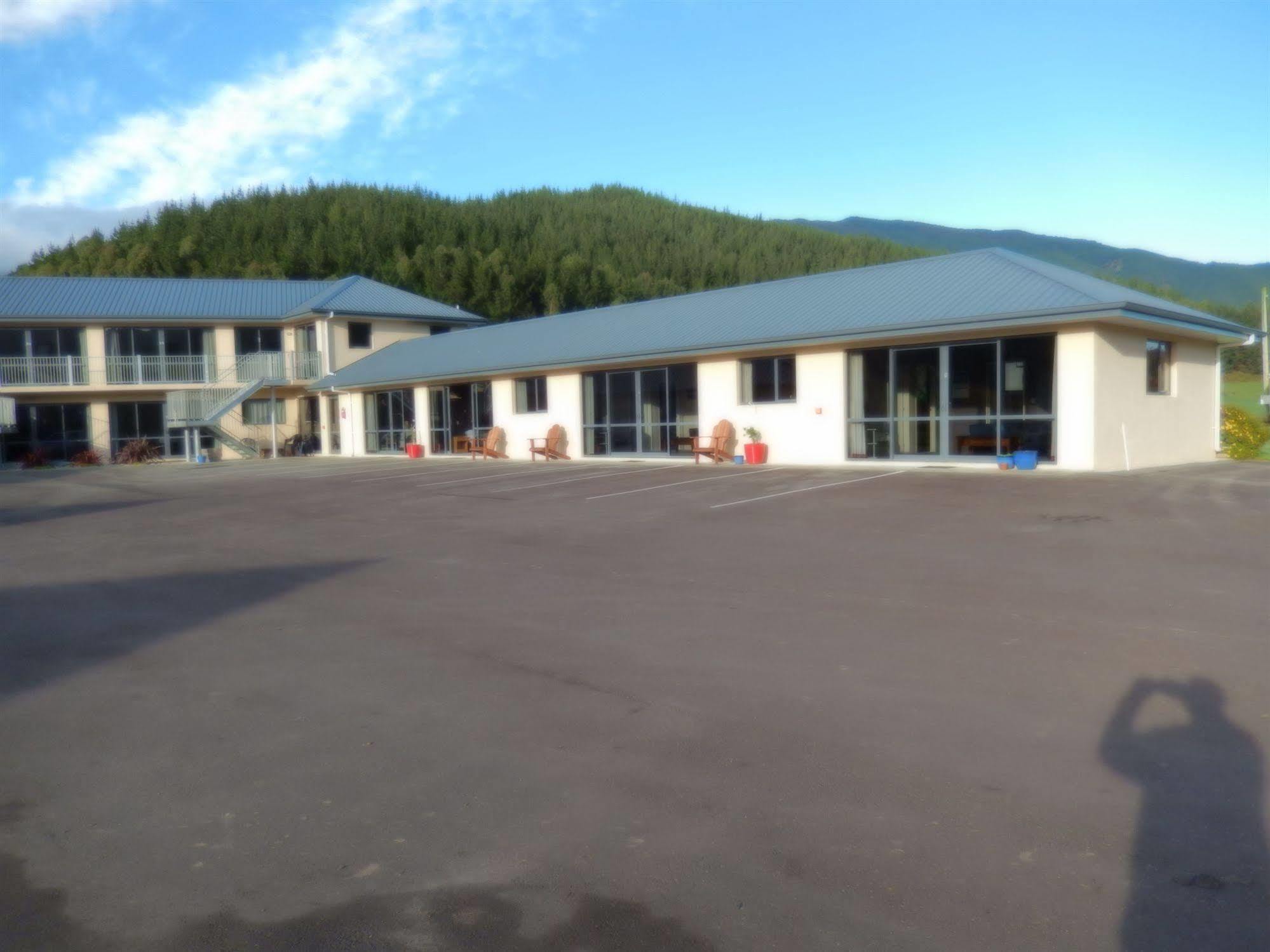 Linkwater Motel And Backpackers エクステリア 写真