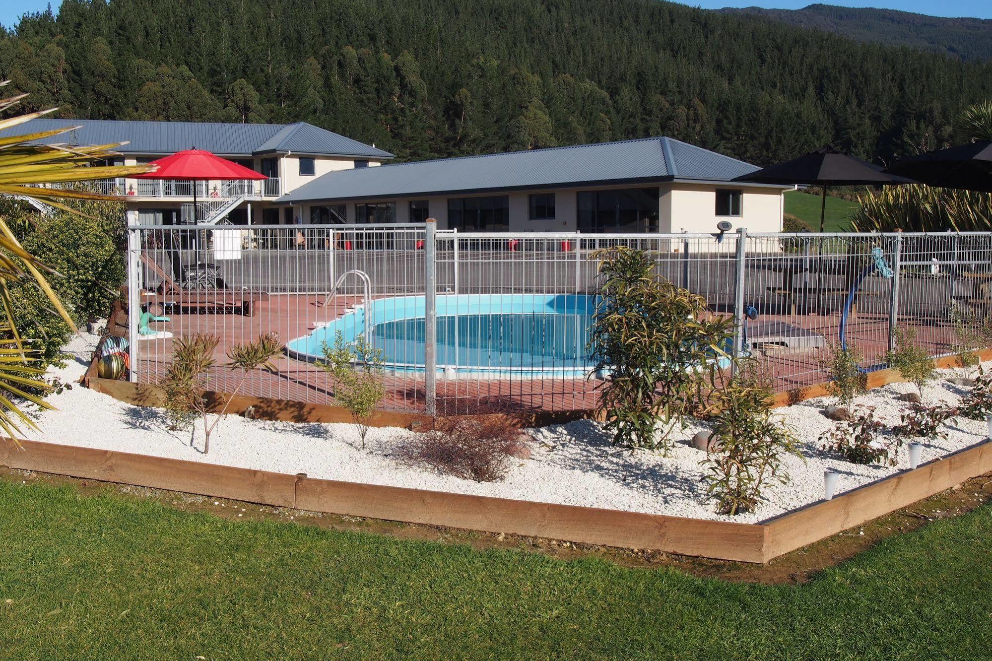 Linkwater Motel And Backpackers エクステリア 写真